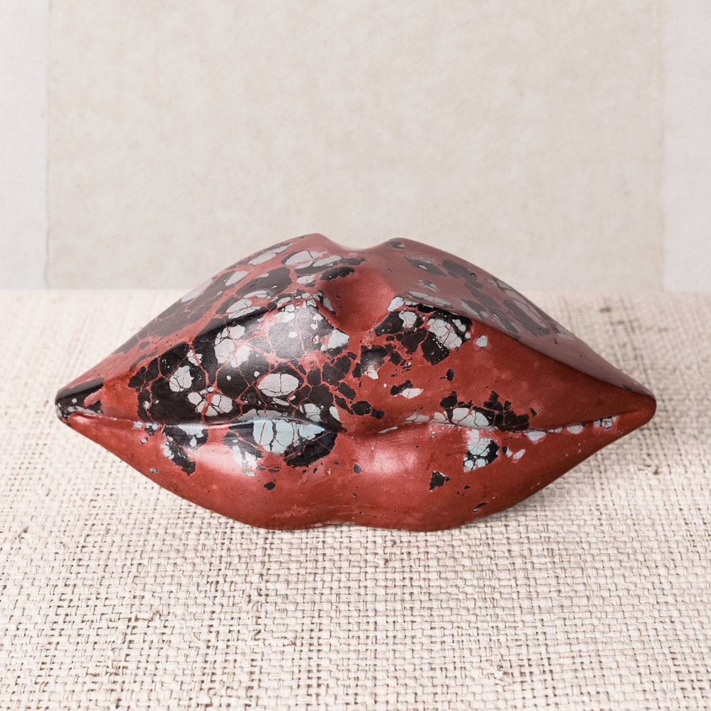 乐动在线体育·(China)官方网站 - 附件|饰品|办公家具|登录入口家具|经典之吻