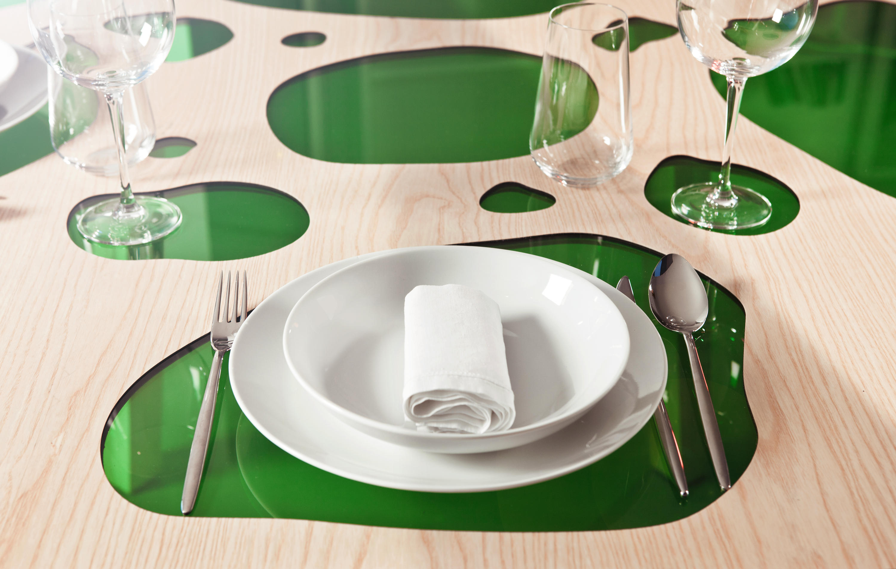 乐动在线体育·(China)官方网站 - 桌几|餐桌|办公家具|登录入口家具|Aquario Table 餐台