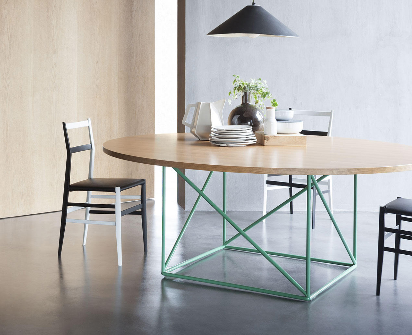 乐动在线体育·(China)官方网站 - 桌几|餐桌|办公家具|登录入口家具|LC15 table